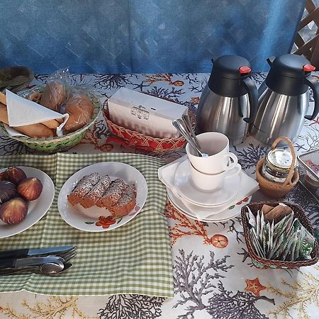 Tom E Jerry Bed & Breakfast ดอมุสเดมาเรีย ภายนอก รูปภาพ