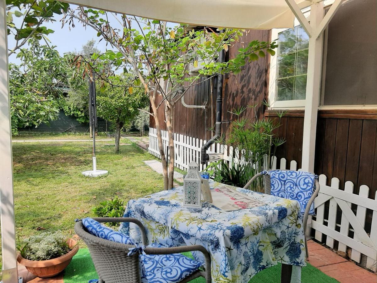 Tom E Jerry Bed & Breakfast ดอมุสเดมาเรีย ภายนอก รูปภาพ